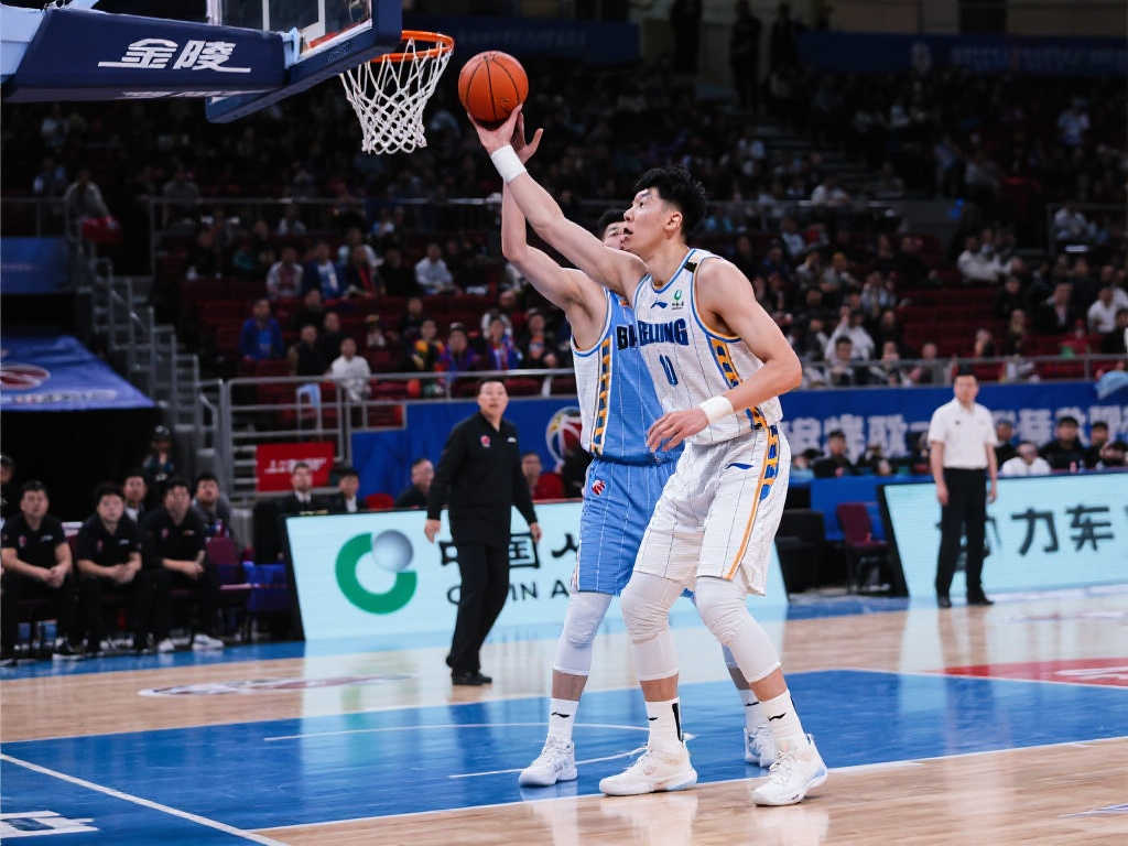 钱德勒以其 钱德勒以其